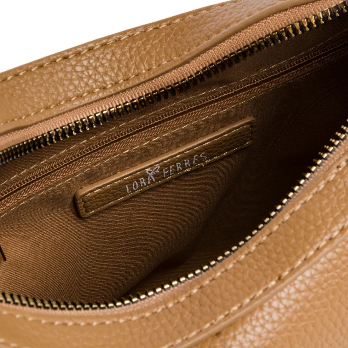 Sale Borsa a spalla Beige da Donna con logo in metallo Donna Borse A Spalla