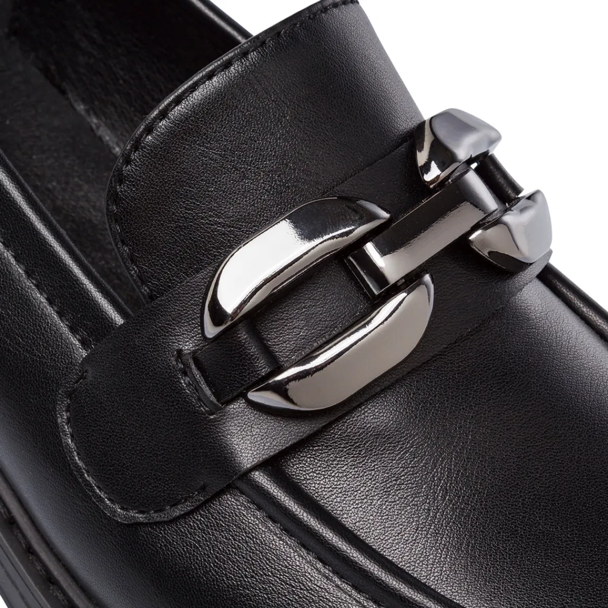 New Mocassini neri da Donna con dettaglio catena Donna Mocassini Donna