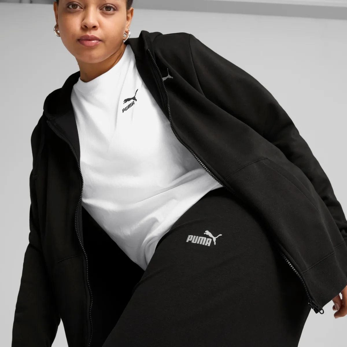 Discount Pantaloni sportivi e casual neri in cotone da donna con logo Donna Abbigliamento Puma|Gonne E Pantaloni