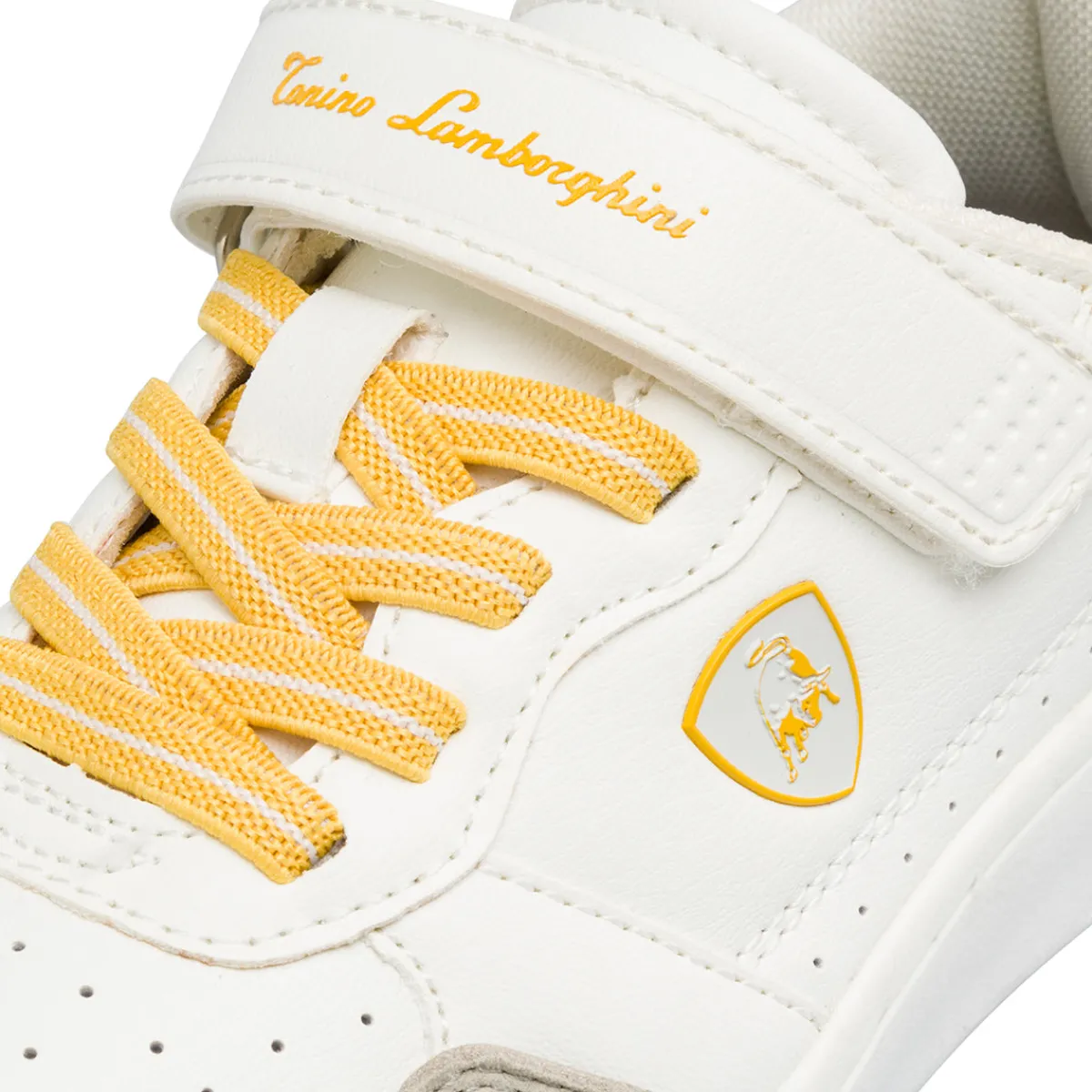 Outlet Sneakers Bianche da Bambino con dettagli giallo e strappo Bambino Scarpe Con Strappo Bambino|Scarpe Sportive