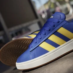 New Sneakers blu da Uomo effetto scamosciato e logo giallo Grand Court Alpha 00s Uomo Scarpe Per Camminare|Scarpe Sportive