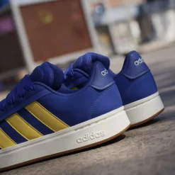 New Sneakers blu da Uomo effetto scamosciato e logo giallo Grand Court Alpha 00s Uomo Scarpe Per Camminare|Scarpe Sportive