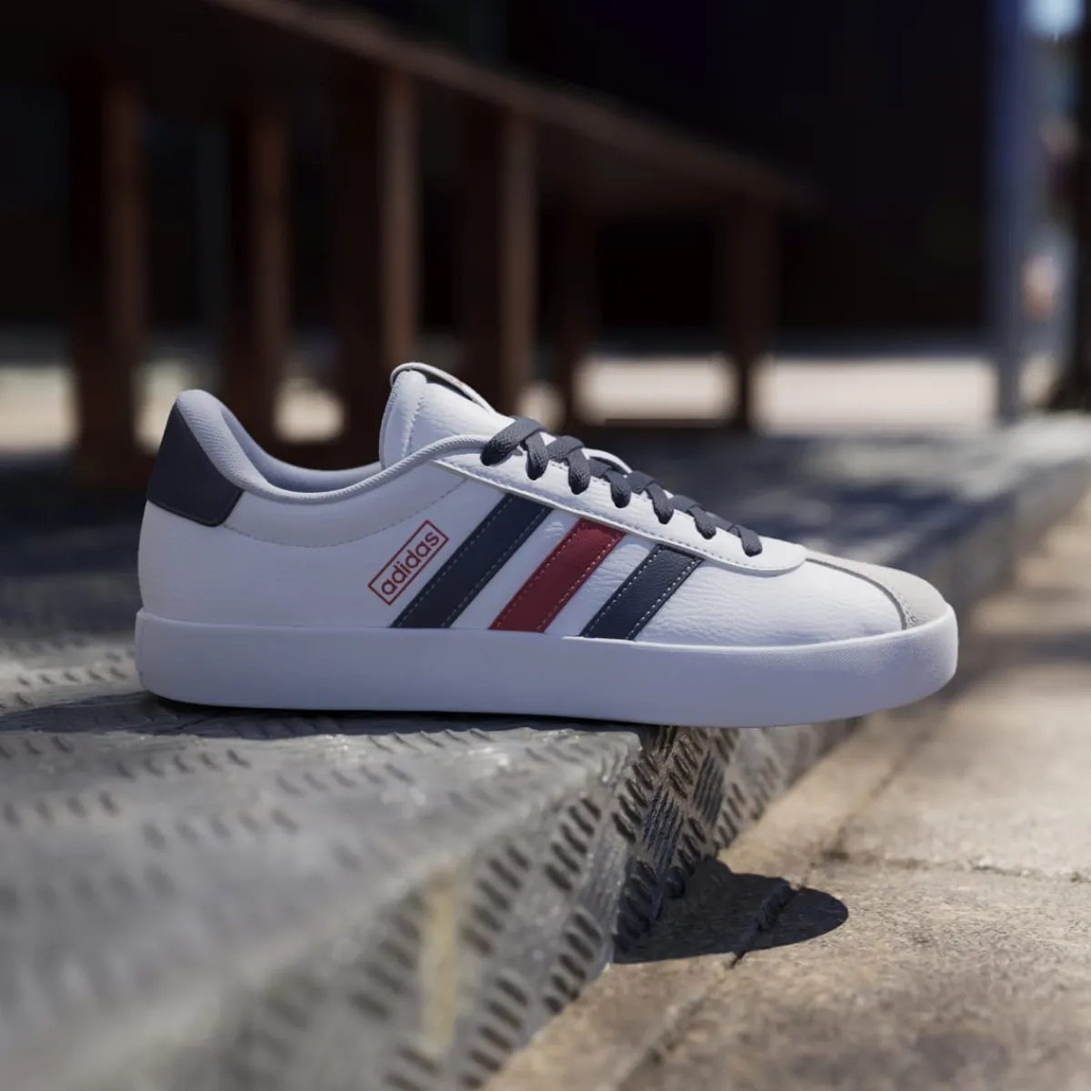 Discount Sneakers da uomo bianche con dettagli blu e rossi VL Court 3.0 Uomo Sneakers Sport Uomo|Sneakers Uomo