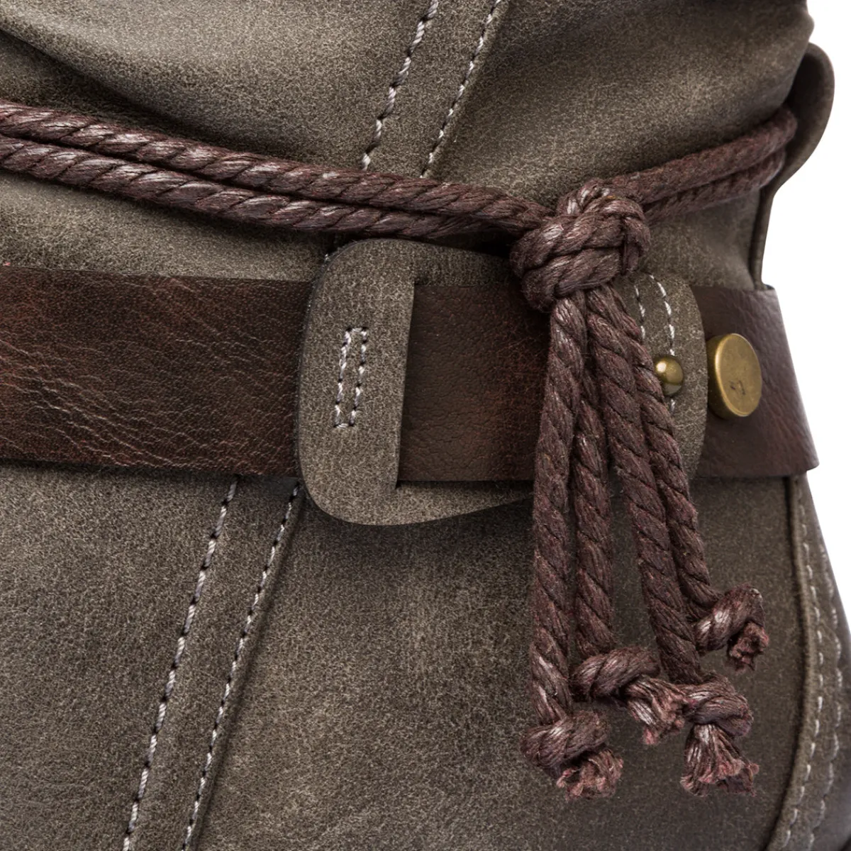 Sale Stivaletti con cinturino e laccio da Donna effetto scamosciato grigi Donna Stivaletti Donna