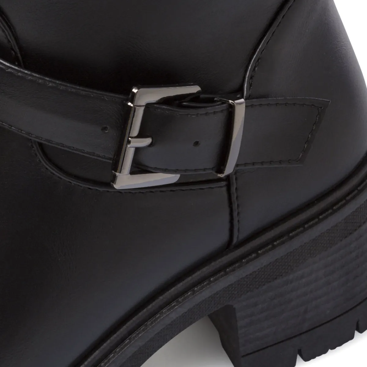 Outlet Stivaletti neri da Donna con fibbia e tacco Donna Stivaletti Donna