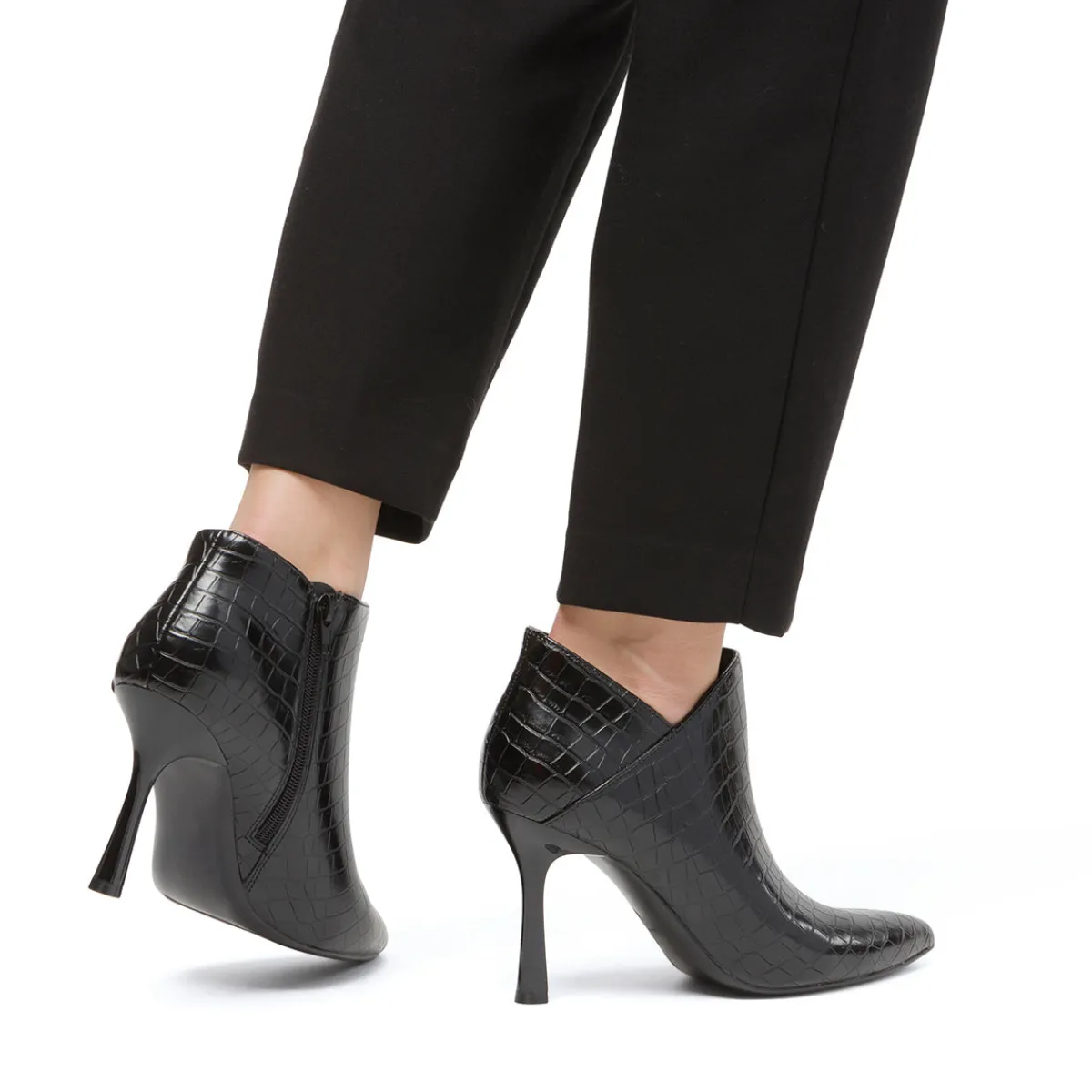 Outlet Stivaletti neri da Donna con tacco a spillo 9 cm effetto coccodrillo Donna Stivaletti Donna