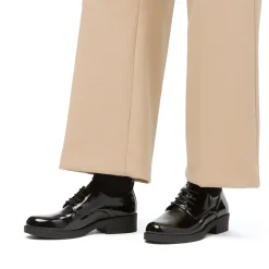 New Stringate nere da donna effetto lucido e allacciatura derby Donna Stringate Donna