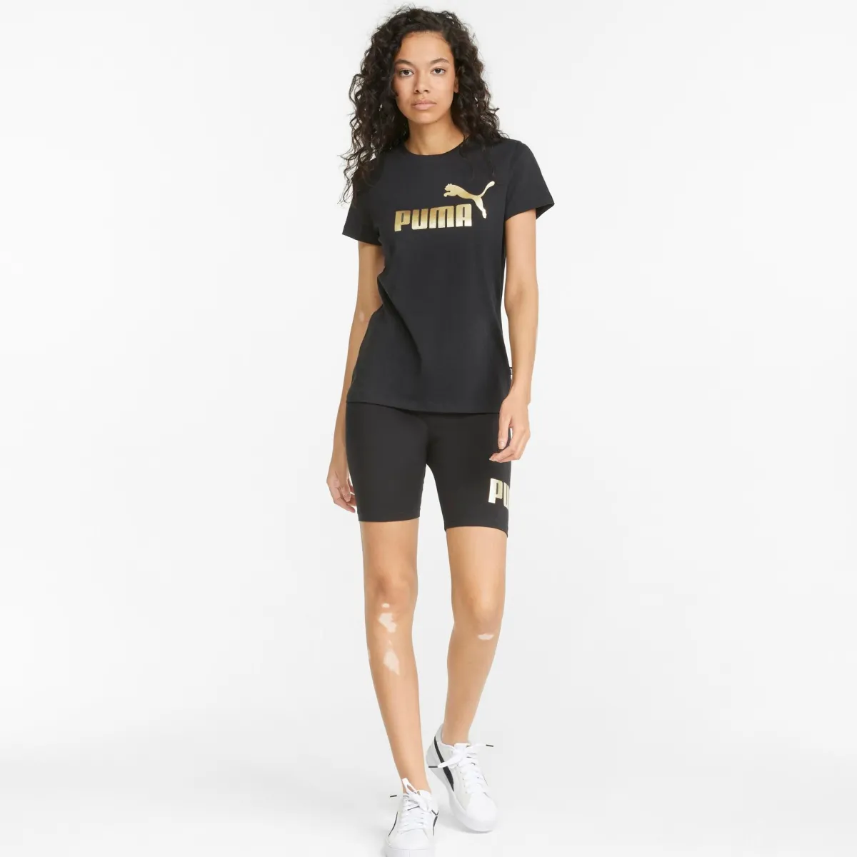 Sale T-shirt nera da donna con logo oro Essentials + Donna Abbigliamento Puma|T-Shirt Donna