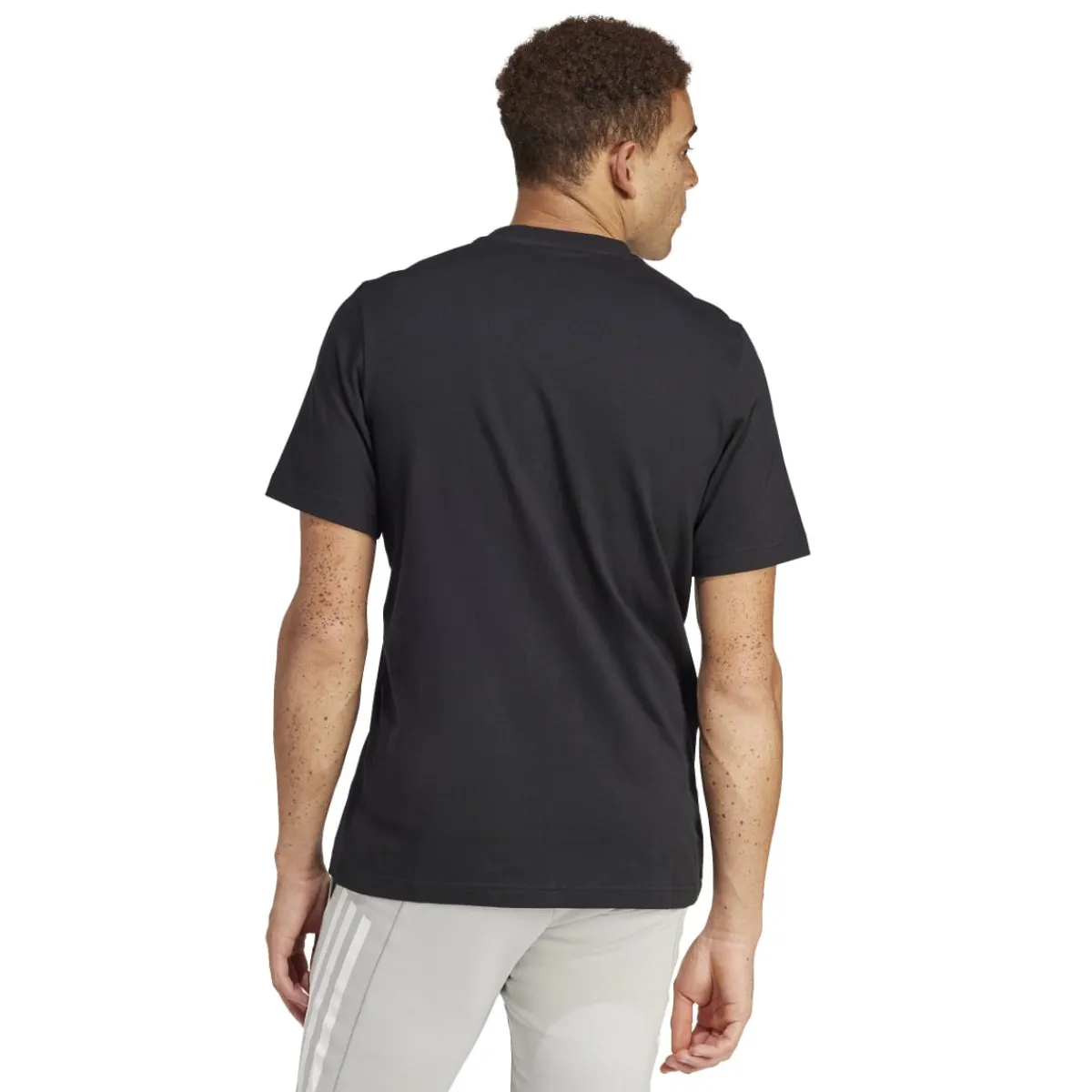 New T-shirt nera da uomo con logo camouflage Badge of Sport Uomo Abbigliamento Adidas|T-Shirt Uomo