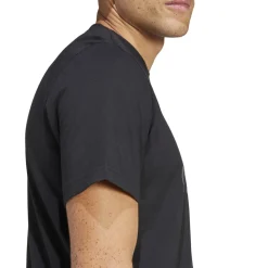 New T-shirt nera da uomo con logo camouflage Badge of Sport Uomo Abbigliamento Adidas|T-Shirt Uomo