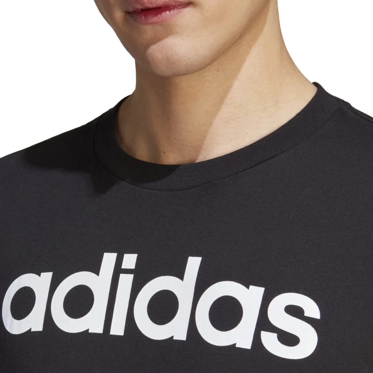 Sale T-shirt nera da uomo Essentials Single Jersey Linear Embroidered Logo Uomo Abbigliamento Adidas|T-Shirt Uomo