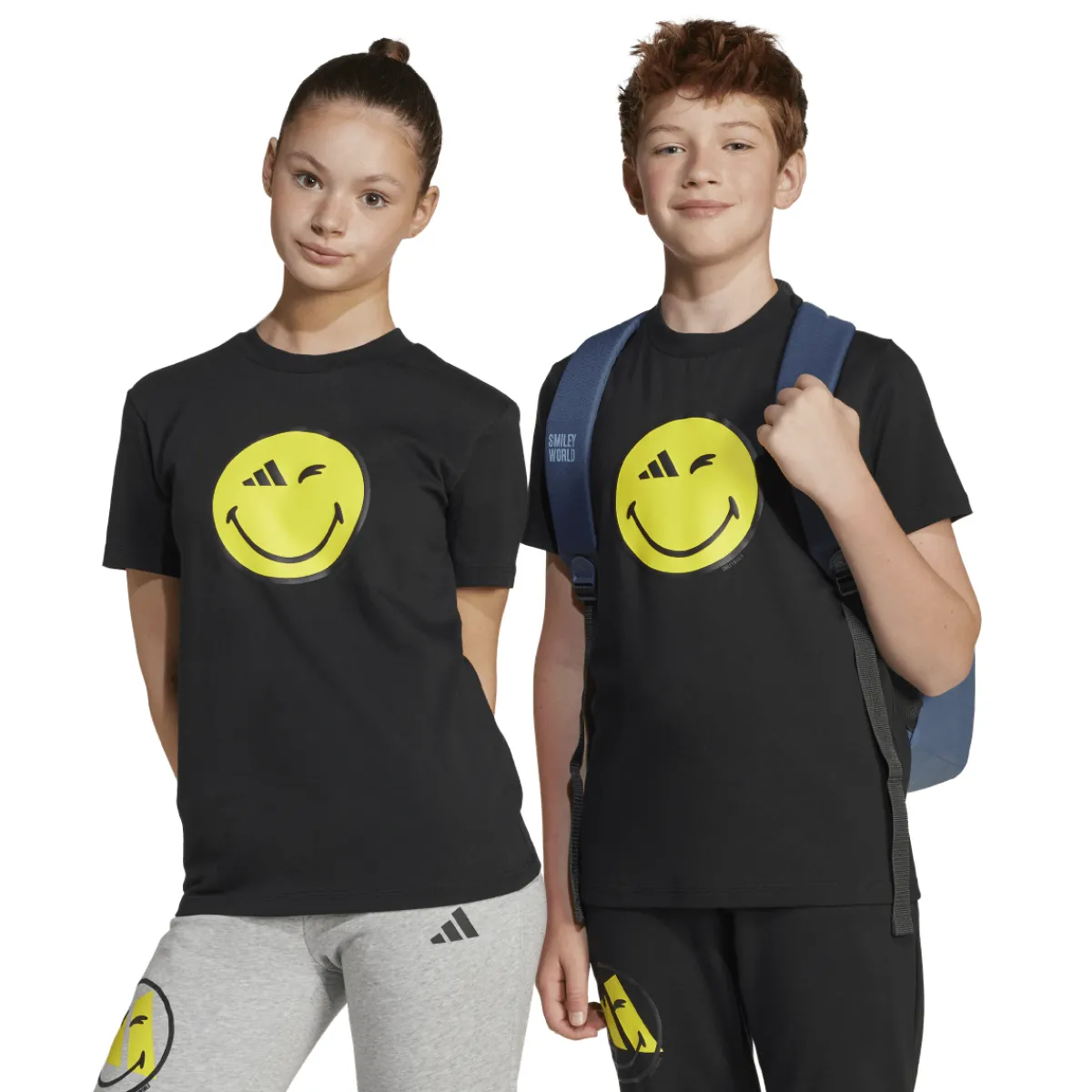 New T-shirt nera in cotone da ragazzi con stampa Smile Abbigliamento Adidas