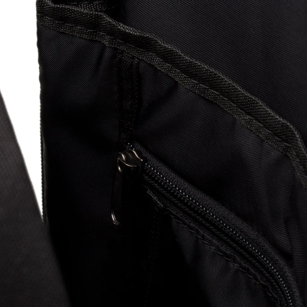 Zaino nero con badge Corse Zaini Sportivi